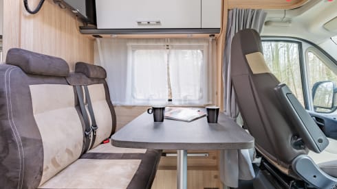 Almost new compact Sunlight (Hymer) type V66 with complete inventory