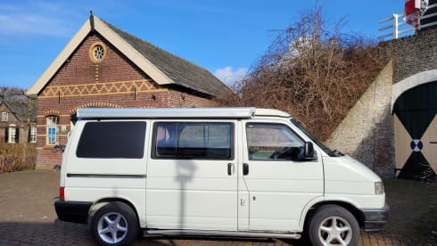 Coconut – 4p Volkswagen Westfalia California from 1991