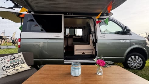 Ventje_CamperBuddy 2 – Ventje_Camper-Luxe VW T5 Automatik - 5 Sicherheitsgurtplätze 