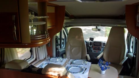 With this sporty camper the journey is the goal.