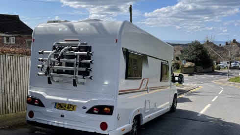 BAILEY – AMAZING PEGUEOT BAILEY 70-6 DRIVE ON A CAR LICENSE 6 BERTH AND 6 SEATBELTS