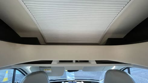 Hugo – Comodo e moderno camper Rollerteam - Assicurazione gratuita 