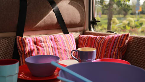 SONRISA – Hit the road with 'Sonrisa': our cheerful 2p Knauscamper (automatic)!