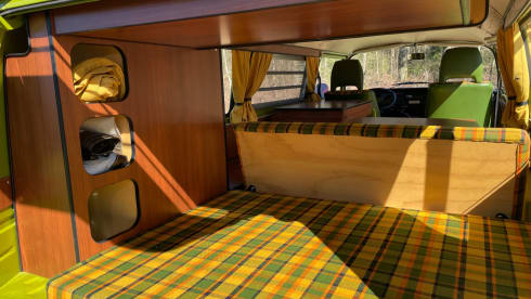 Putu – Volkswagen T2 from 1977, perfect condition
