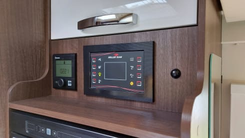 South Coast Explorer – 4 berth Roller Team Coachbuilt from 2017