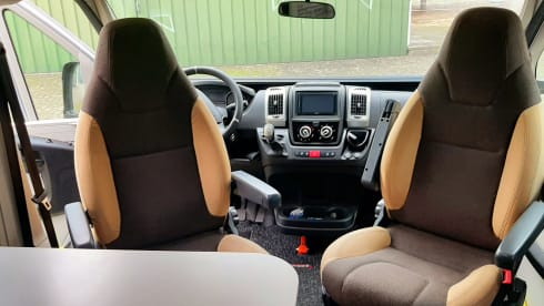 2p Sun Living bus from 2018