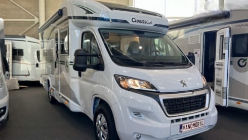 6p Chausson 724 , met aparte airco, uit 2024, volledig uitgerust
