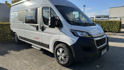 Magic Adventure – 3p Peugeot camper from 2024 is ready to go
