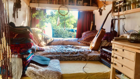 Bhumi – My romantic Mercedes campertruck is looking for adventure 