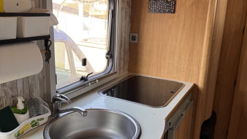 Klamm – 6 seater camper rental in Sicily