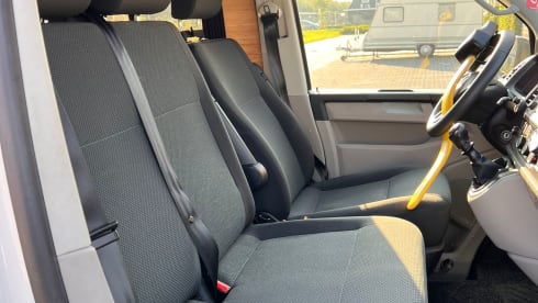 4p Volkswagen bus uit 2016