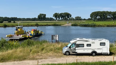 Fully and very luxuriously equipped 2 persons (max 3) Adria Matrix Suprème