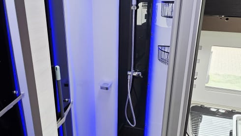 Miss Artemis – 4 berth Chausson semi-integrated from 2017