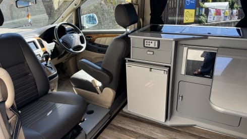 The Ban Van – Toyota Alphard camper for hire 