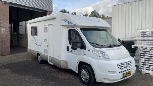 Zeer ruime comfortabele 3 persoons camper