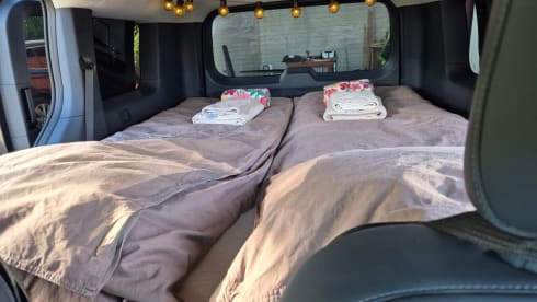 Molly – Electric Campervan Kia PV 5. 2-person