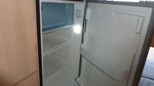 Compact bus camper for 2 adults and max. 2 small children