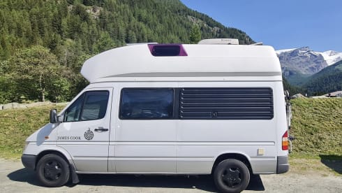 ELENA E IL SUO "CAMPY " – VIAGGIA IN LIBERTA CON MERCEDES WESTFALIA JAMES COOK