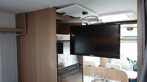 Carado T448 (1) – Ultimate Freedom! Very luxurious camper with length beds and fully equipped