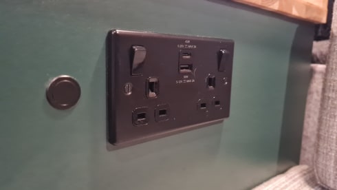 JEANY – 2 berth Renault campervan from 2015