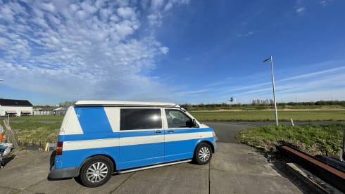 Blastoise – Volkswagen T5 camper van