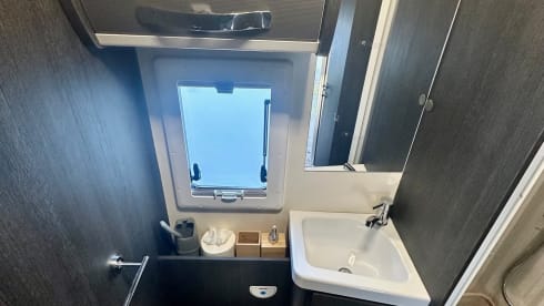 Mobilhome Op Sjok – Familievriendelijke Mobilhome – RollerTeam 274 TL Ruim Comfortabel (4p)