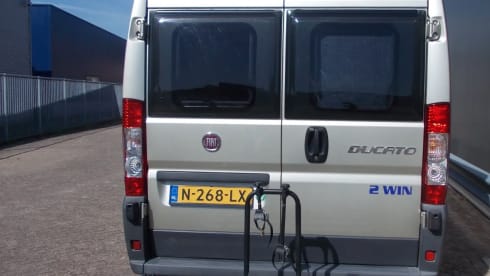 3p Pössl 2 Win luxury bus camper e bike carrier