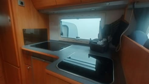 5 pers. camper, off grid, lots of space