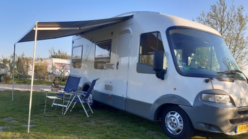 Complete and comfortable integral Knaus travel liner