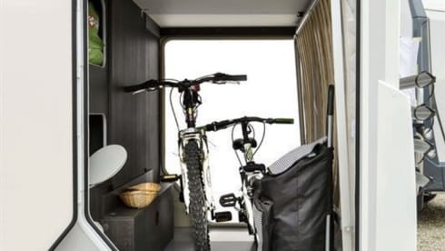 Roller Motorhome hire 675 – Rollerteam 675 adventure 6 sleeper/6 Belts