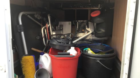 Sky wave – 4p Knaus semi-integrated from 2017