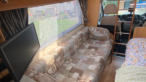 DIDI – 5 berth 4 seatbelts Peugeot Boxer 2010