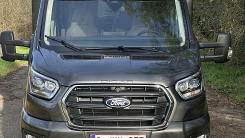 Location de camping-car semi-intégré de luxe Benimar – automatique – 5 places – 2026