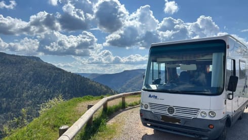 Arto – 3 berth Niesmann + Bischoff Arto 59b