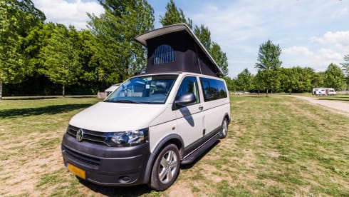 4p Volkswagen campervan from 2004