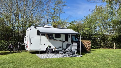 The HappyVan – 2 person fully equipped Bürstner automatic from 2024: The HappyVan