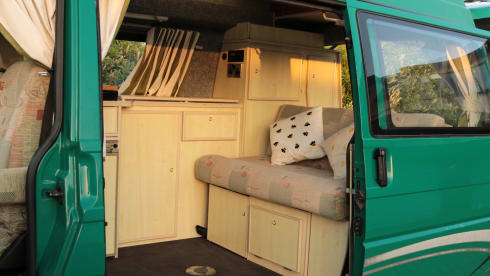 Gunther – VW T4 Hightop Leisuredrive Campervan. Excellent condition 