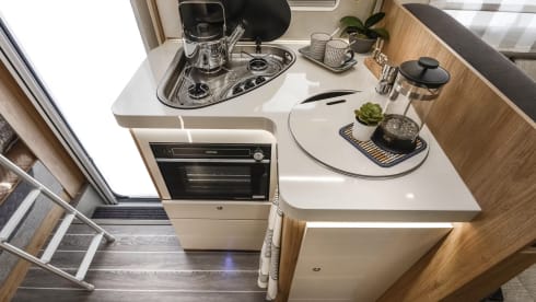 Harris – New 2026 Roller Team 6 Berth off-grid Motorhome