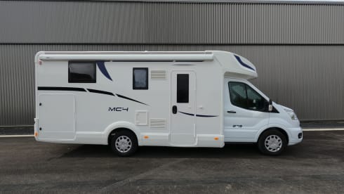 6 – Benimar Cocoon 496
