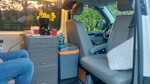 2p Volkswagen campervan uit 2013