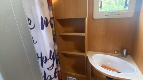 Speedy – Motorsport en Adventure - 7x7 garage en trekhaak voor 2500kg