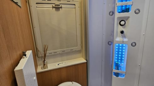 Blessy – 4 berth Knaus Luxury Motorhome