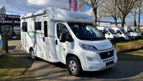 Luxe Etrusco Automaat met enkele bedden/hefbed ,grote garage