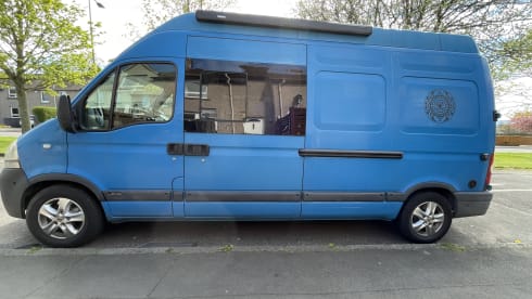 Paddy – Groovy 4 berth Renault Master campervan