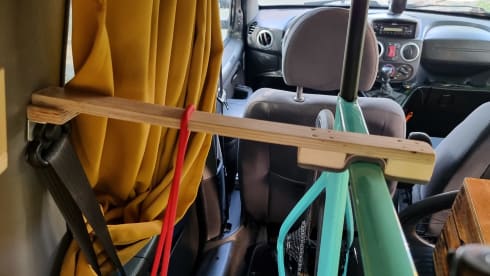 Fiat Doblo Malibu – Hobo/stealth/semi offgrid mini camper.