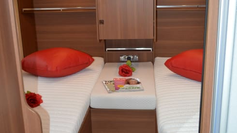 19 LMC T735 Explorer – 19 LMC T735 Integral camper for 4 people
