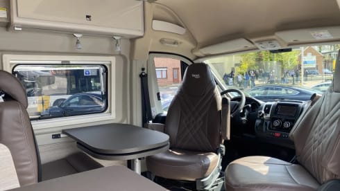 Full option 4p POP-UP Bus camper