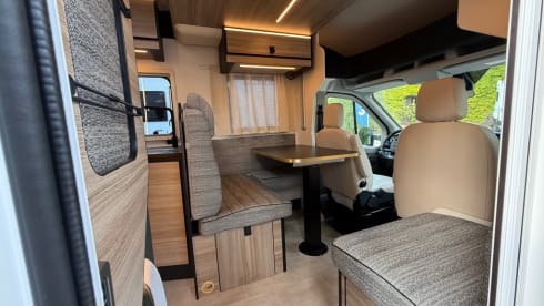 Prince 4 – Gloednieuwe en luxe camper uit 2026