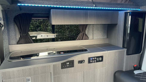 Renault Traffic SL Campervan 4 Birth