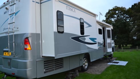 Winnebago Itasca Suncruiser 6 berth (4 seat belts)